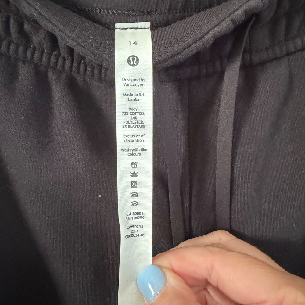 Lululemon womens sweatpants - Picture 4 of 5